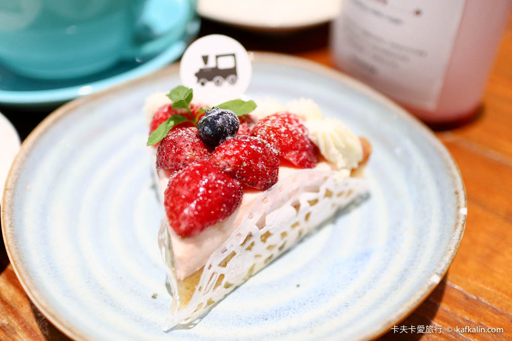 【宜蘭美食】CAFÉ SLOW TRAIN咖啡館｜粉紅草莓風格下午茶蛋糕美味帕里尼