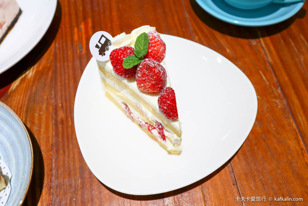 【宜蘭美食】CAFÉ SLOW TRAIN咖啡館｜粉紅草莓風格下午茶蛋糕美味帕里尼