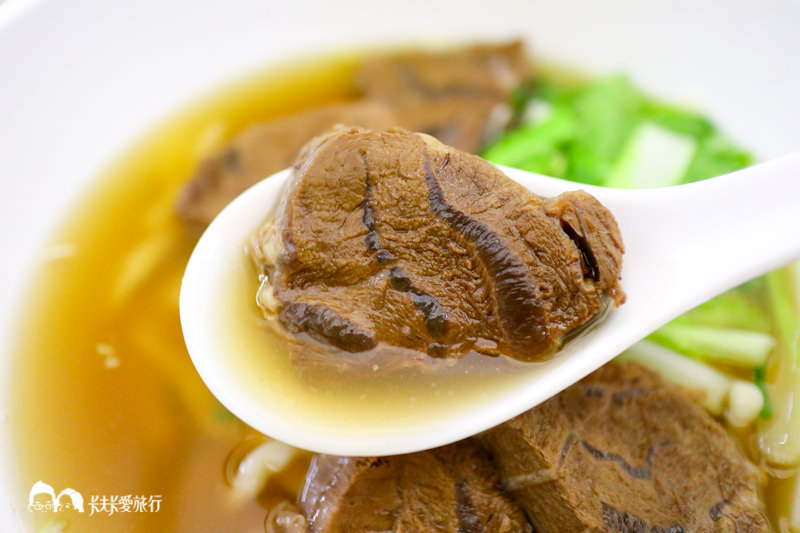 【宜蘭小吃】一方牛肉麵｜限量大骨漢方湯頭與第一名的滷肉乾麵