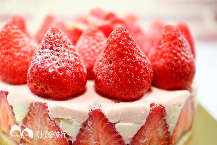 【網路美食】草莓控必買被草莓淹沒的蛋糕｜花園腳印草莓生乳酪蛋糕 - kafkalin.com