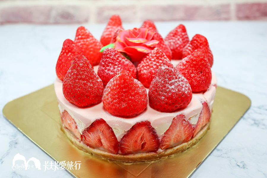 【網路美食】草莓控必買被草莓淹沒的蛋糕｜花園腳印草莓生乳酪蛋糕 - kafkalin.com