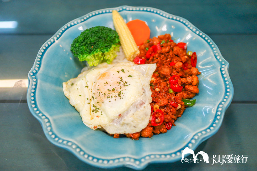 【羅東早午餐】瓦瓦世創意早午餐｜品嚐炒泡麵和打拋豬平日還能吃到晚餐時間