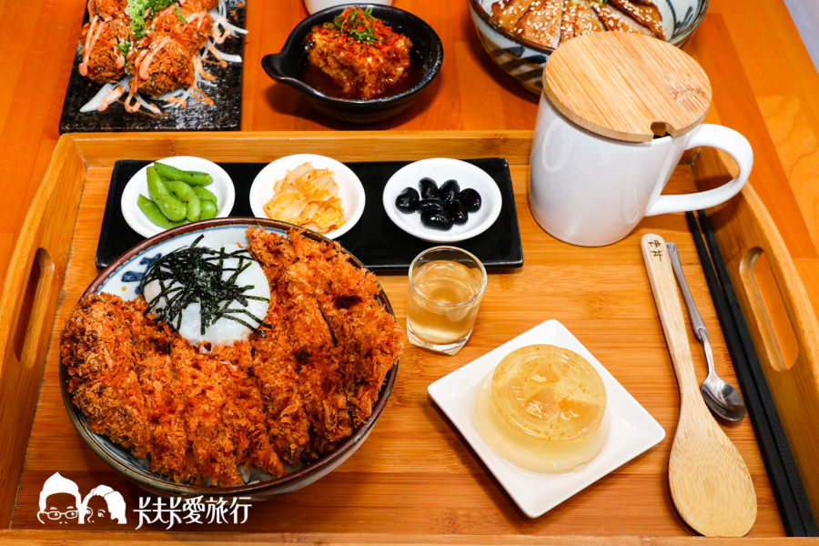 【羅東美食】伊丼日式丼飯｜超大顆鮮甜牡蠣丼！咖哩黃金豬排及多汁雙醬唐揚雞