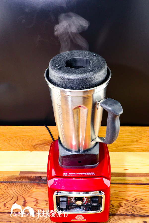 【料理食譜】在家輕鬆煮美味杏仁茶｜三分鐘用果汁機就能煮出香濃古早味杏仁茶