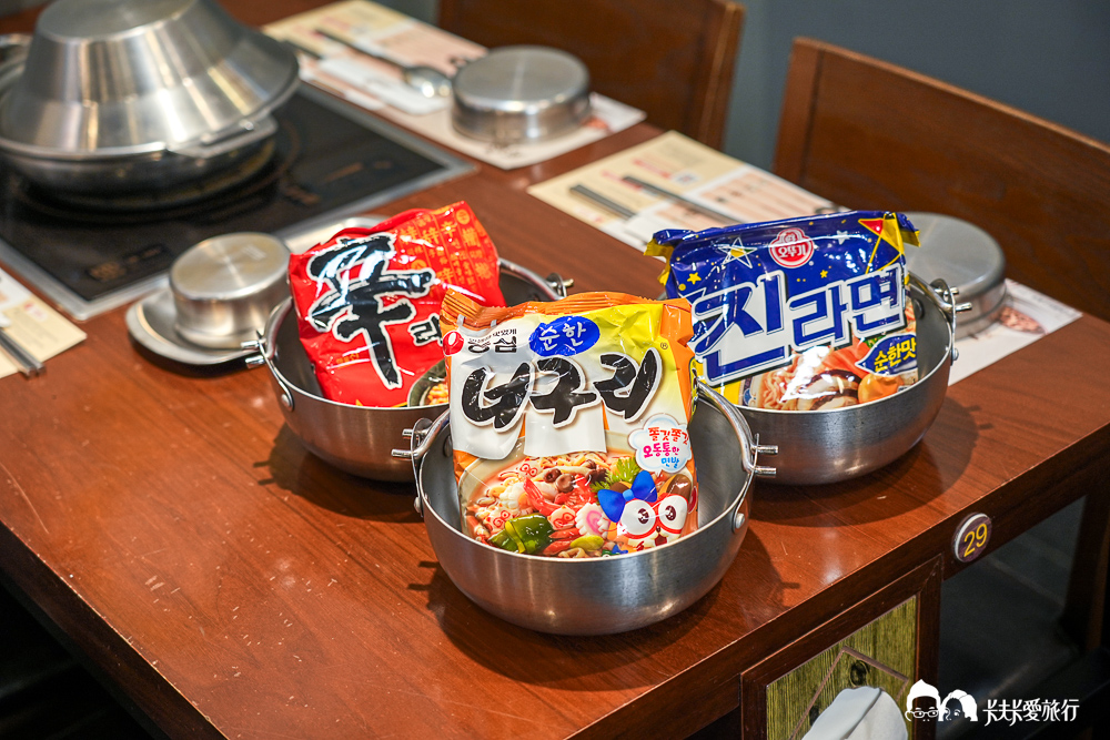 兩餐韓國年糕火鍋吃到飽基隆店，韓式料理美食炸雞自助吧價格菜單