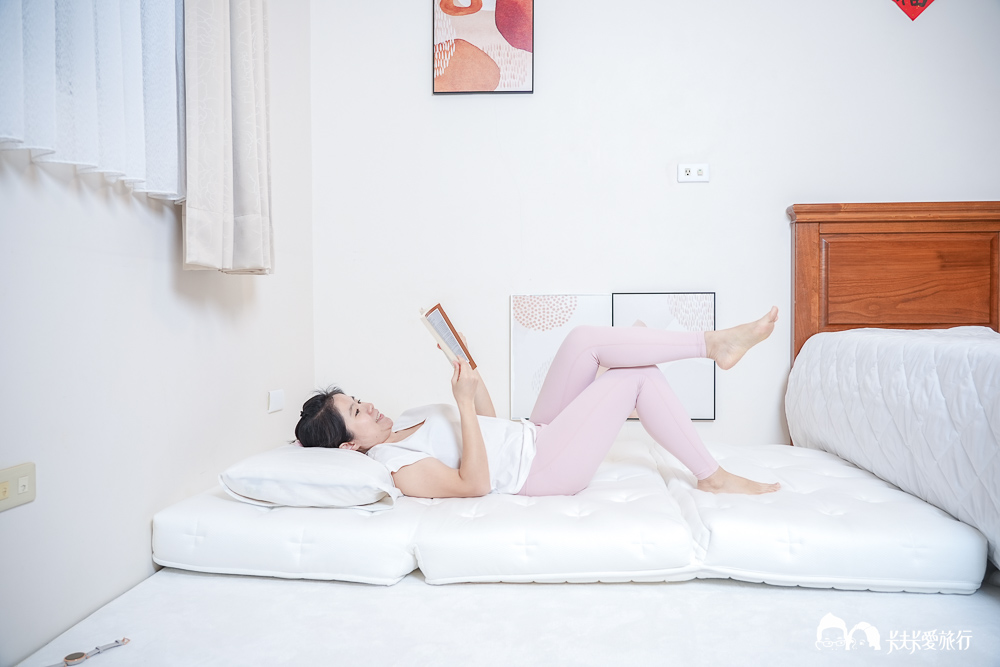 床墊推薦！棉床本舖AlizzZ愛麗絲三折床墊，搭配100%天絲雙人床包首選