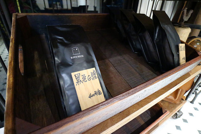 【宜蘭早午餐】BLACK HOUSE CAFE 黑宅咖啡｜下午茶咖啡自家烘焙咖啡豆民宿 - kafkalin.com