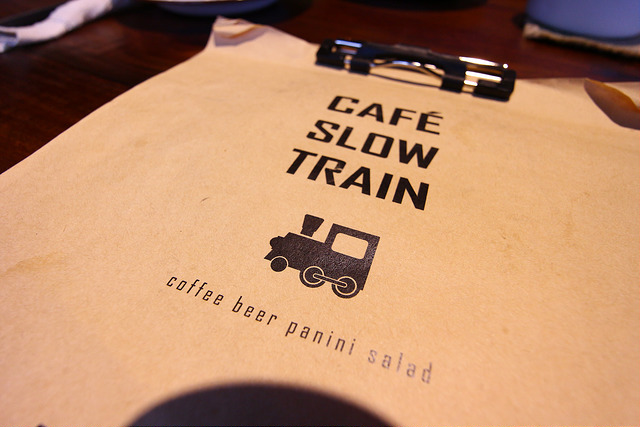 【宜蘭輕食】 CAFÉ SLOW TRAIN 咖啡館 / 倉庫復古風咖啡館 - kafkalin.com